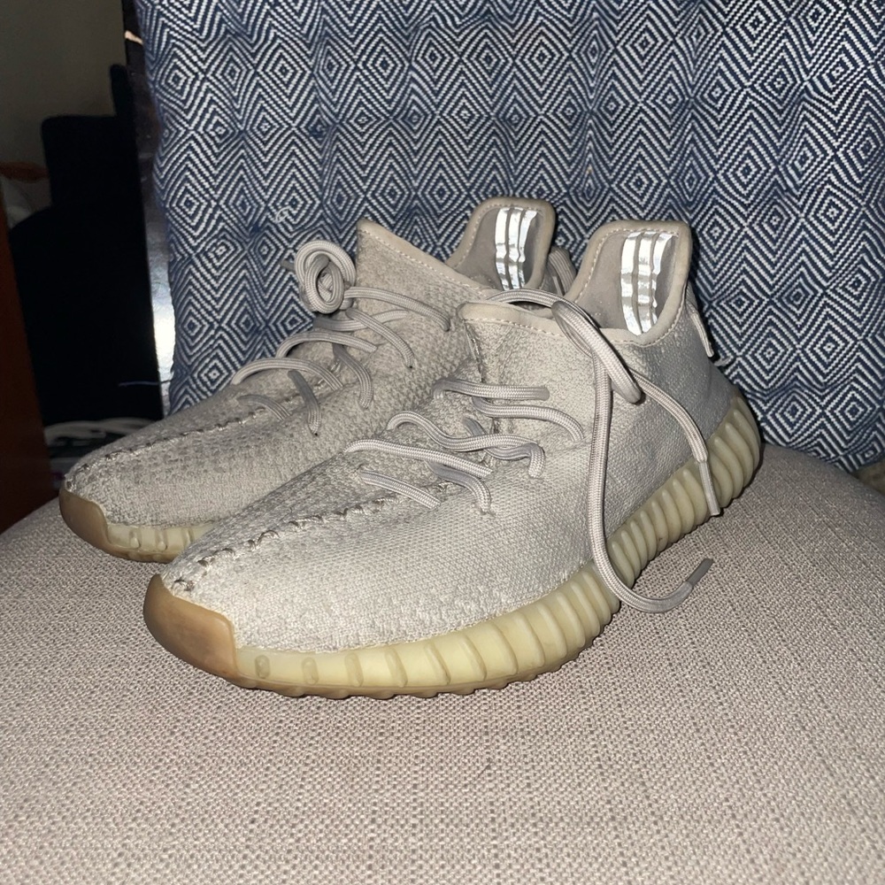 Yeezy Boost 350 V2 - Light Gray and Cream